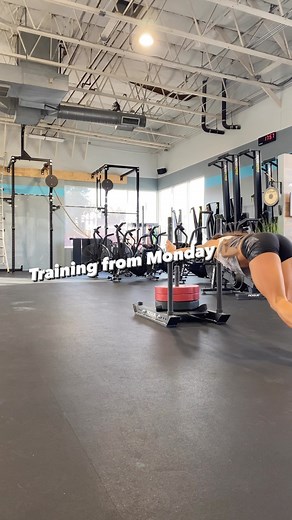 Training! 🙌🏽 Monday had its ups and downs but here are some of the wins! -Front squatting - hitting 10 strict ring MUs - and a nasty sled workout 🥵 #workout #train #dontgiveup #squat #frontsquat #training #squatting #ringmuscleup #muscleups #sled #sledpush #pushing #upperbody #upperbodymovement #fitchicks #crossfit #crossfitgirls | Bethany Shadburne crossfitgames