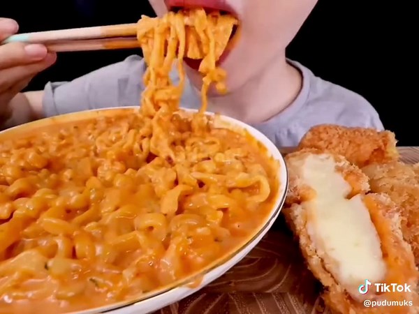 Cheesy Carbo Fire Noodles Mukbang ASMR Eating Show