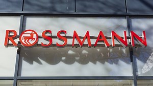 Sommer im Flakon: Dieses Pfirsich-Parfum von Rossmann versprüht blumige Leichtigkeit