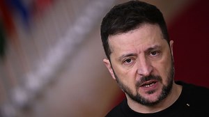 Guerre en Ukraine : Zelensky attendu à Munich où la pression est maximale après le rapprochement Trump – Poutine - RTBF Actus