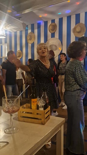 Allen einen schönen Sonntag und viele schöne Erinnerungen | Maria Massimo