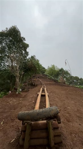 Agus Sopian on Instagram: "Lori lolorian adalah mainan jaman dulu hingga sekarang masih ada #reels #explore #lori"