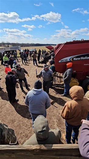 New Holland BR740A brings a high price at Auction. #fyp #HayEquipment #farmequipment #newholland | Country Road Bidding