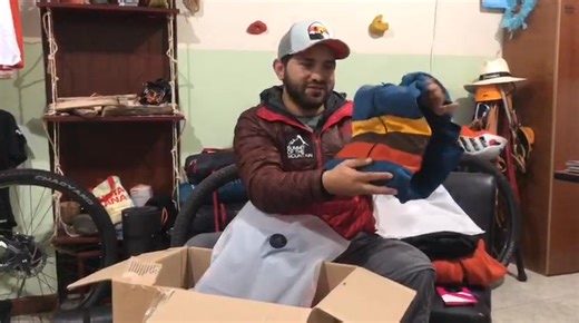 3.7K views · 152 reactions | Gracias el Acolite mis amigos de Vertical Peak - Adventure Store, les quedó de lujo todo yo emocionado de llevar su marca por todos los senderos y montañas de nuestros Andes, gratitud por el apoyó en el "Proyecto Posible 2025" | Negro Quinteros | Facebook