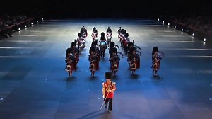 No matter where we are in the world we always live a life less ordinary. All Guards Candidates/applicants that are over 18 and pass selection from today and are able to start training on the 14th July will be eligible for a £2500 (pre-tax) bounty in week 12 of training | Scots Guards