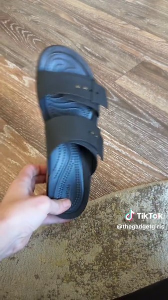 Girls Crocs actually came out with a stylish shoe and I’m shook how comfy they are. Totally obsessed with these sandals of the summer! #crocs #crocssandals #sandals #crocsgang