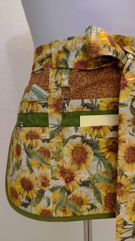 Sunflower Vendor Apron With Pockets and Zipper - Etsy