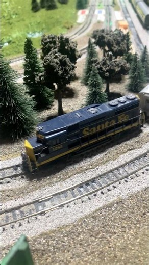 Santa Fe GP30 Pulling Express Train #shorts #atsf #santafe #emd #gp30 #nscale #modeltrains
