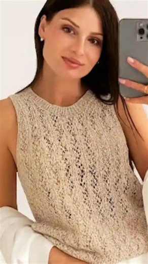 🧶✨ Aprende cómo tejer un punto calado a dos agujas, delicado, elegante y perfecto para una linda blusa 🌸💖. Aquí verás la muestra, pero el tutorial completo paso a paso ya está disponible en 👉 www.ctejidas.co . 👉 Guarda este video para practicarlo después y cuéntame: ¿usarías este punto en una blusa, un chal o una bufanda? 👇 #DosAgujas #PuntoCalado #TejidoCreativo #CTejidas | CTejidas - Crochet y Dos Agujas