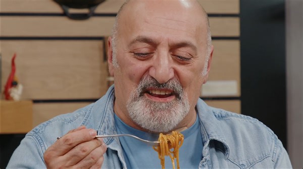 342K views · 4.9K reactions |  Che bontà  Gli spaghetti con le acciughe sono tanto semplici da realizzare quanto buoni! Si potrebbero definire un piatto povero, ma vi assicuro che sono ricchissimi di sapore! https://www.casapappagallo.it/ricette/spaghetti-alle-acciughe | Casa Pappagallo | Facebook