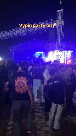 ente kochi🔵 on Instagram: "Vypin pary on🥂"
