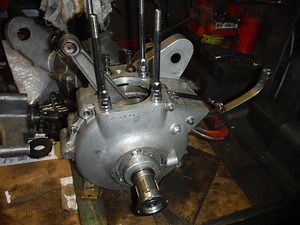 BSA B33 rebuilt [not by me] crank and bottom end problems identified, fixed and discussed.