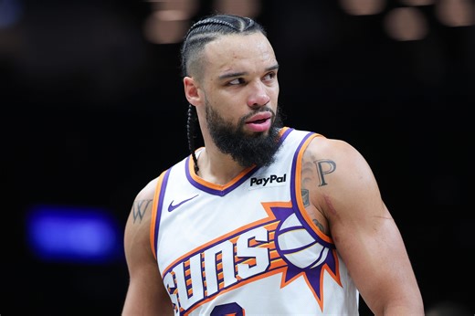 Dillon Brooks loves 'Villain' tees for first 5,000 fans at Suns game