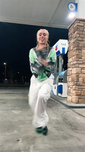 WALL 2 WALL 🚀 #dance #dancer #walltowall #fyp | Dance Challenge