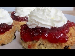 HOW TO MAKE EASY FRUIT SCONES