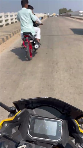 Don’t look 😎..l “It’s me! 💫Uv rider ggc #rider #uvriderggc #heromotocorp #vlog #trending #love 💥