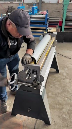 1.3-meter three-roller roll forming machine with no straight edges, one-time forming