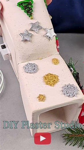 I made a New Year's bag out of trash. Watch the full video at the link.