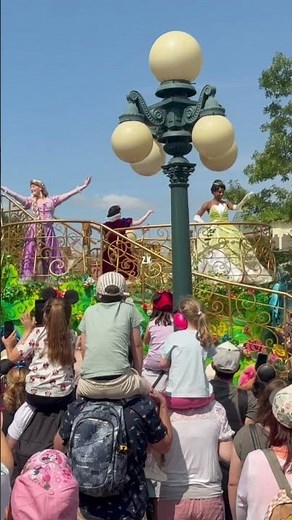 Best View of the Disney Parade! Princess Float Moments💫⭐️👸