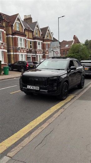 Another happy customer rolling off the lot at Omoda & Jaecoo Bromley in their brand new Jaecoo 7 Black Edition! 🖤🔥 Sleek, blacked out stealth look unmatched value. You can drive this away with: ✨ 0% APR ✨ £389/m and deposit Ready to upgrade your ride? Visit us in Bromley or tap the link in bio to book your test drive today! 🚗💨 #OmodaJaecooBromley #Jaecoo7 #BlackEdition #CarDealership #NewCarDay