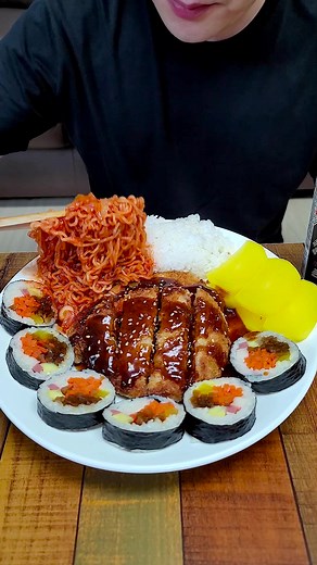 김밥천국과 쫄면 돈까스 먹방