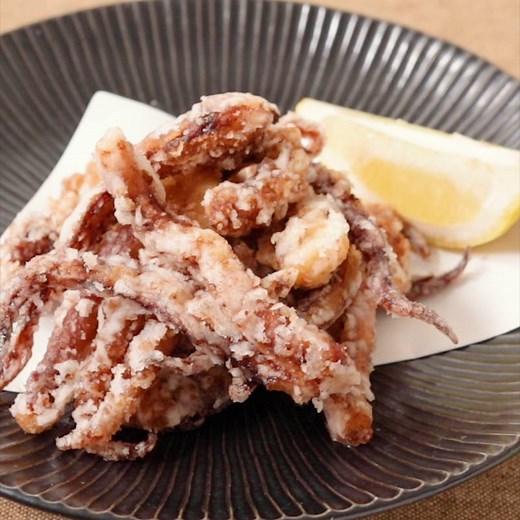 イカゲソの唐揚げ 作り方・レシピ | クラシル