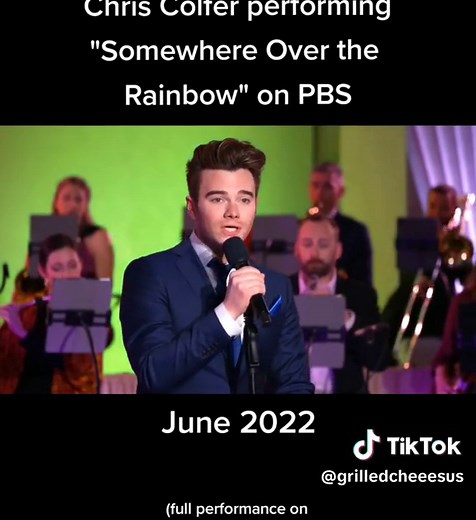 Chris Colfer Performing Somewhere Over the Rainbow | Glee Cast True Colors Lyrics