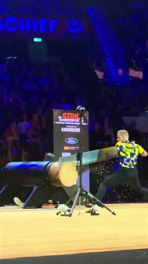 The Most Brutal Action in Timbersports!#WoodShow #ExtremeSkill#WoodCutting#OutdoorShow #shortvideo