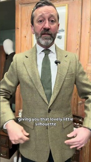 How many buttons should you do up on a jacket?