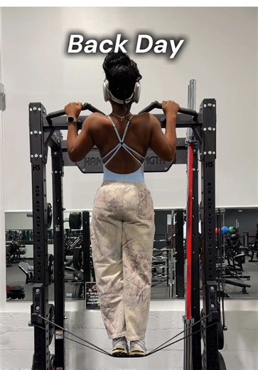 Back days are essential for building an hourglass shape—even though they’re often overlooked. A strong, well-developed back (especially the lats) creates width through the upper body, which makes the waist appear smaller and the glutes stand out more. Training your back improves posture, tightens the midsection visually, and balances your physique so you’re not just growing curves from the side, but sculpting shape from every angle. If you want that tapered, snatched look, back day isn’t optiona