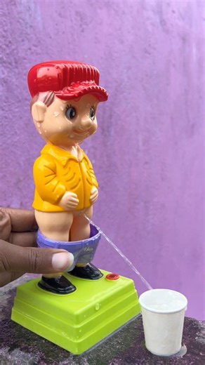 HISSNG 💧 SOUND SQUEAKY 🐍 LIKE MAKE WHEN YOU HISS TOYS PRANK 😂#shortsfeed #trending #viral