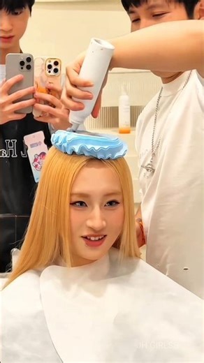 Mom’s Cake Hair Transformation 🎂✨ | Chintu’s Cute Reaction 😄💇‍♀️ #shorts