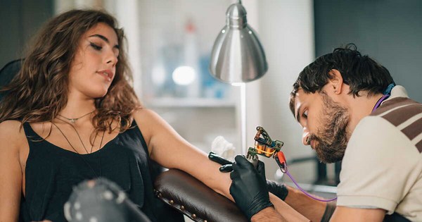Tatouages 2024 : voici les tattoos les plus tendance que l'on verra partout cette année