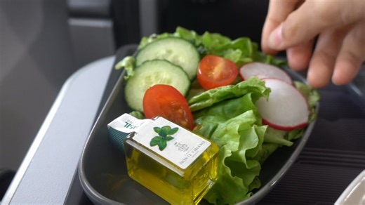 波音757最后的绝唱？最满意欧洲区域商务舱？冰岛航空B757-200Saga Premium Class商务舱测评！惊艳到我的餐食，热情机组！--杭贝飞行社