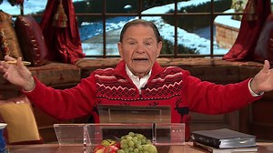 28K views · 1.7K reactions | This week, we celebrate the birth of Jesus, our Messiah, the King of kings and Lord of lords! As you enjoy time with friends and family, our very own Brother Kenneth Copeland wanted to share a special greeting with you. Tune in and hear what God laid on his heart this Christmas!  | Kenneth Copeland Ministries | Facebook