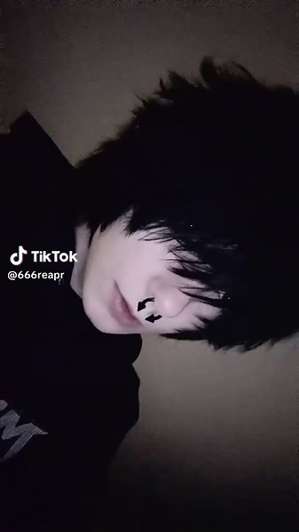 Exploring Emo and Alternative Aesthetics