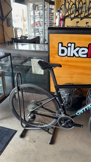 🚴‍♂️ Specialized Tarmac SL8 Expert – Size 52cm Built for speed, efficiency, and all-out performance 💨🔥 From Specialized Bicycle Components, this is one of the fastest road bikes you can ride—perfect for racing, training, or serious weekend miles. 📍 Available now at Bikeland ✅ Professionally built & tuned ✅ Lifetime brake & derailleur adjustments ✅ Free first tune-up ✅ Half-price tune-ups forever ✅ 10% off accessories with purchase 📩 DM us or stop by before it’s gone! #TarmacSL8 #Specialized