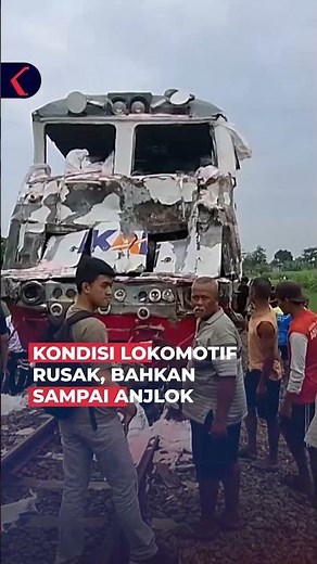 KA Kertanegara Tabrak Truk Bermuatan Pupuk