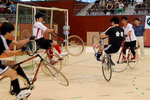 Cycle ball: o incrível (e bizarro) futebol em duas rodas! - Mega Curioso
