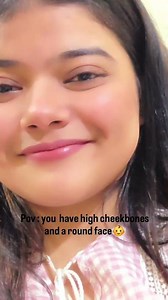 high cheekbones and a round face👶