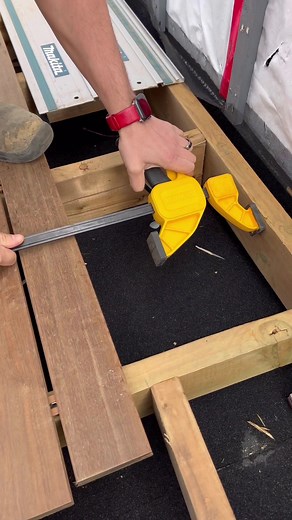 Here’s a quick protip for using bar clamps as spreaders #carpentry #learnontiktok #protips #diycarpentry #diytips #fypシ゚viral