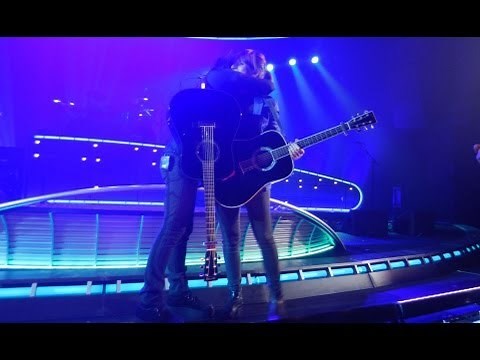 Indochine [Duo avec Lou Sirkis] - Electrastar [Black City Tour - Summum - Grenoble]