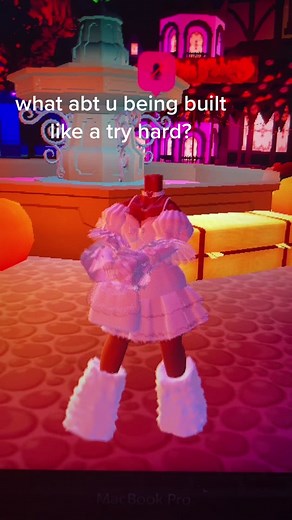 I’m sorry but I see everyone wearing these exact things EVERY TIME I JOIN 😭 #fyp #royalehigh #roblox #averagerhfarmer