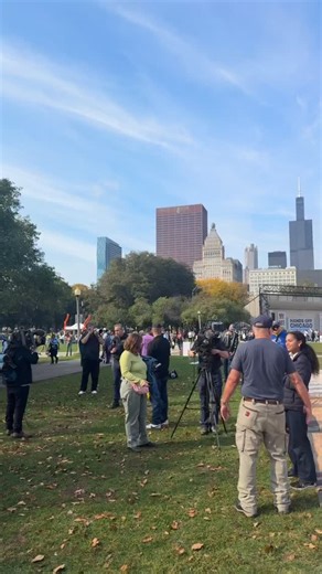 @handsoff_chicago @indivisiblechicago LETS GO | Backbone Campaign