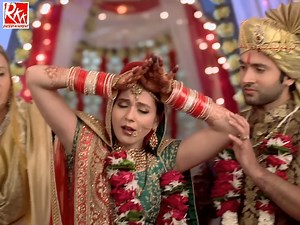 528K views · 18K reactions | शादी के बाद इच्छा ने गृह प्रवेश करते ही किया नागिन डांस | Ichhapyaari Naagin | Viral Video #ichhaDhaariNaags #ichhapyaariNaagin #nagin #Naagistan #sapera #naagnagin #rkkfilmyscene | Tv Serial Express | Facebook