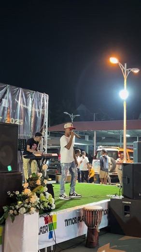 @Deo Ataide loyola. Singing his original song “Murak’. #timorleste🇹🇱 #nttpride🏝🔥 #foryoupage❤️❤️ #fypviral #fyp