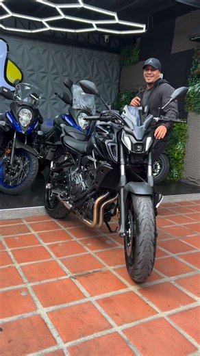 𝘿𝙄𝙎𝙏𝙍𝙄𝘽𝙐𝙄𝘿𝙊𝙍 𝙊𝙁𝙄𝘾𝙄𝘼𝙇 𝙎𝙐𝙕𝙐𝙆𝙄 | 𝙆𝘼𝙒𝘼𝙎𝘼𝙆𝙄 on Instagram: "Yamaha MT-07 🔹Motor: 689 cc 🔹2023 🔹3.800 Kilómetros 🔹Adicional escape original 🔹Full system 📲Comunícate con nuestros asesores de venta para obtener mayor información Estamos ubicados en: 📍El Paraíso: Calle Bolívar, Cerca de la plaza Washington, Caracas #yamaha #mt07yamaha #motos #motobros #concesionario"