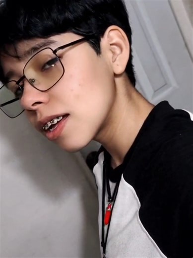 colaboración con el niño que ya no me quiere😩🥹 @Demian👀❗️ recuerda que puedes seguirme en Instagram 🐺#paratí #fyp #chicotrans #transmasc #emoboy