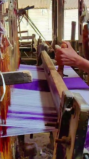 The Art of Handloom Saree Weaving: Preserving India’s Timeless Craft