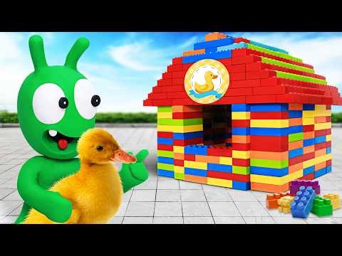 Building a LEGO Home for the Baby Duckling with Pea Pea! 🦆🧱 - Pea Pea Cartoon